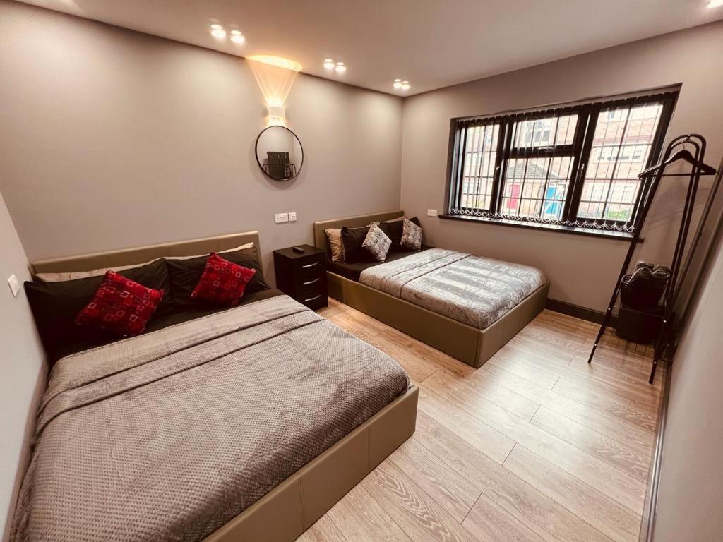 Urban Escape *4 Bedroom House* With Free Parking バーミンガム エクステリア 写真