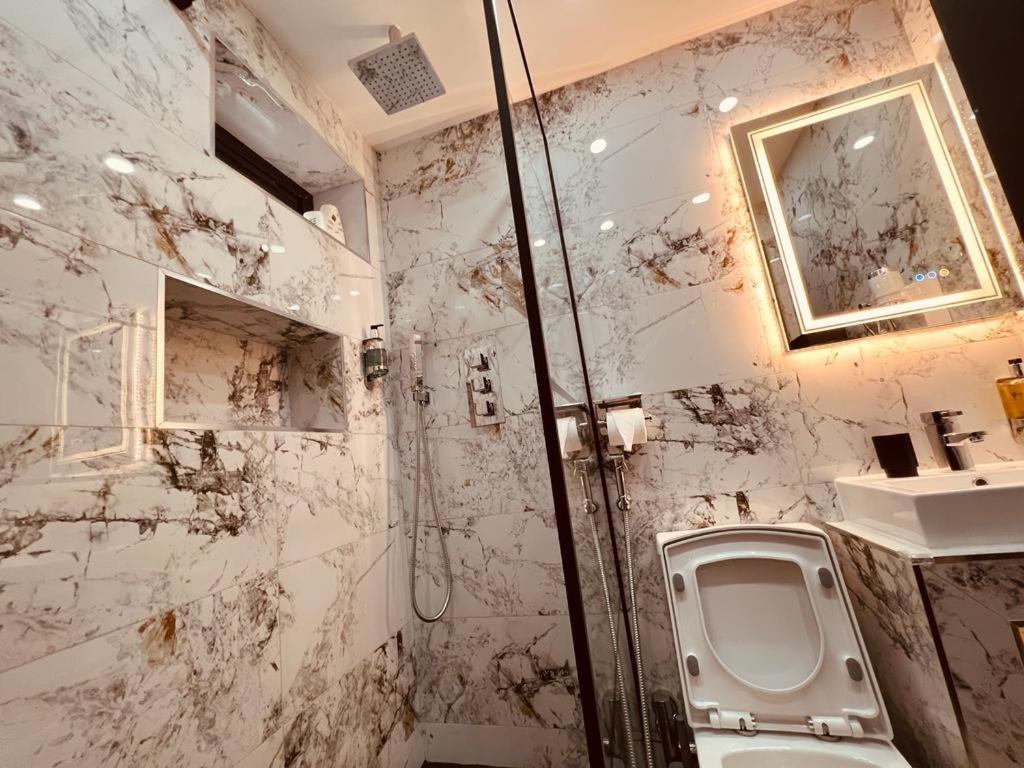 Urban Escape *4 Bedroom House* With Free Parking バーミンガム エクステリア 写真