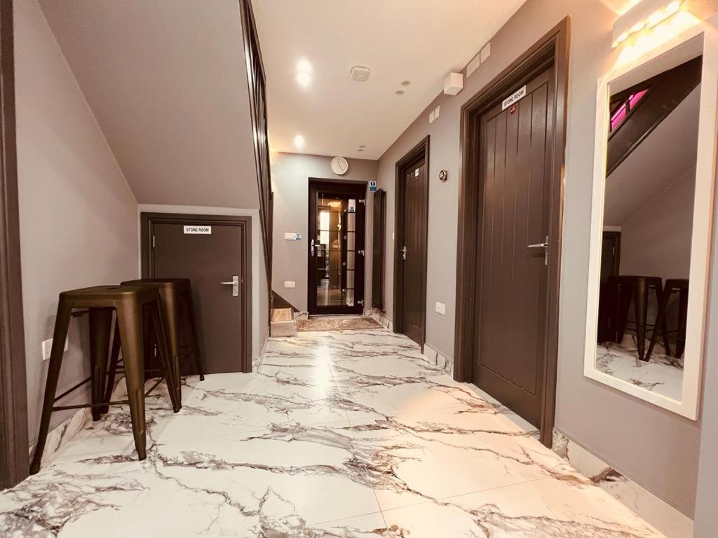 Urban Escape *4 Bedroom House* With Free Parking バーミンガム エクステリア 写真